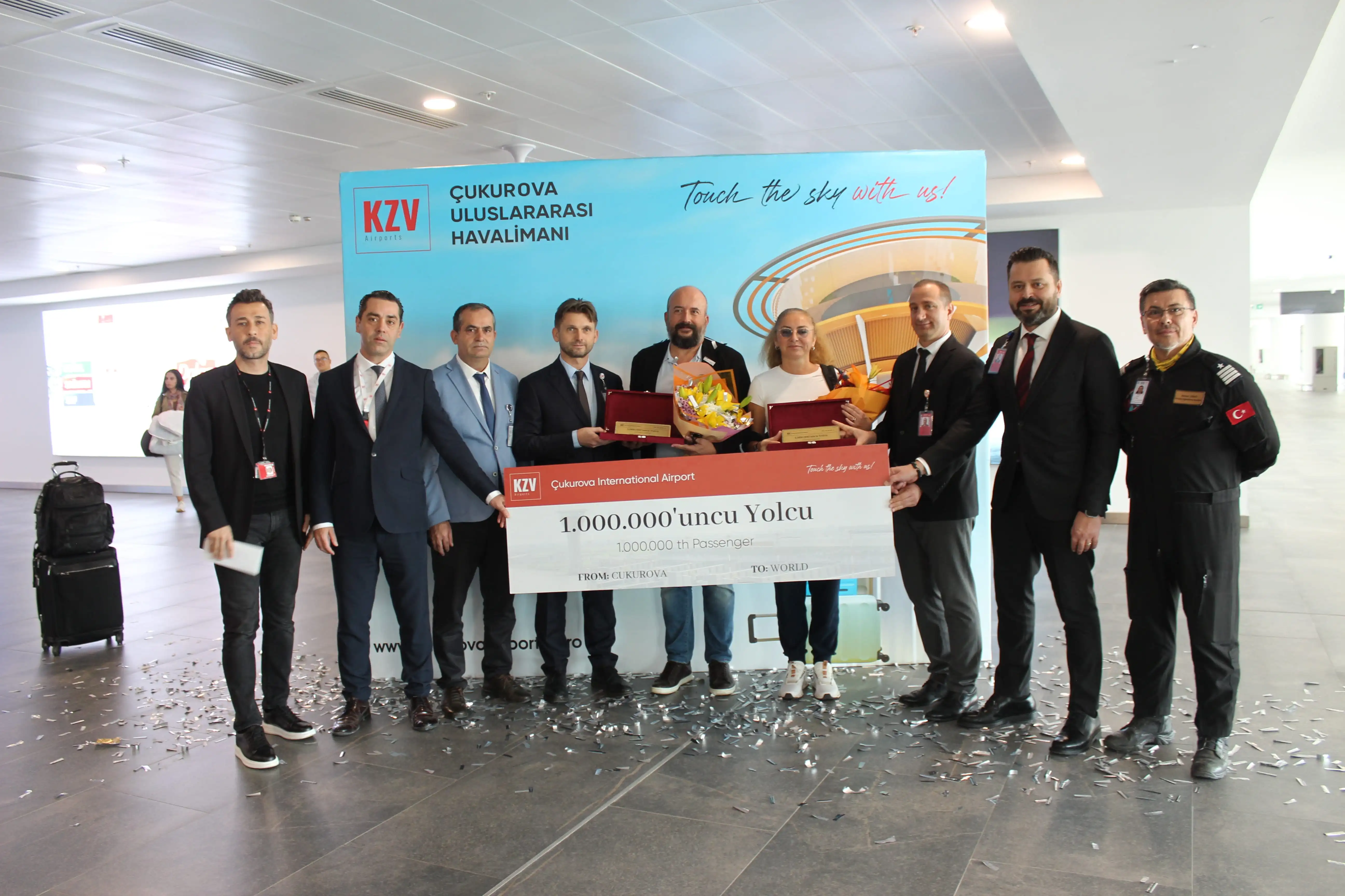 cukurova-uluslararasi-havalimani-29-ekim-cumhuriyet-bayrami-haftasinda-buyuk-gurur-1-milyonuncu-yolcuyu-agirladi