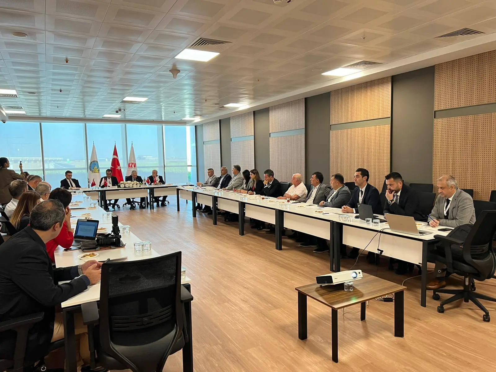 cukurova-uluslararasi-havalimani-ve-mersin-tarsus-ticaret-sanayi-odalari-ekonomik-gelisim-icin-bir-araya-geldi